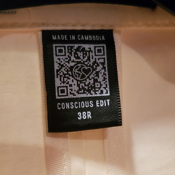 Yellow Express Suit - Picture 4 of 5